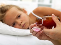 Drogbehandling av skällande hosta hos ett barn med