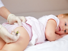 การฉีดวัคซีน DPT: ผลข้างเคียงในเด็กข้อดีและข้อเสียของการฉีดวัคซีน