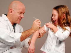 Kontraindikationer for vaccinationer og hvad skal man gøre, hvis et barn har en hoste eller løbende næse?