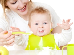 Thực đơn của trẻ lúc 7 tháng tuổi: cơ sở của các nguyên tắc dinh dưỡng và dinh dưỡng