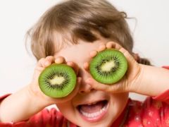 Från vilken ålder kan kiwi ges till ett barn?