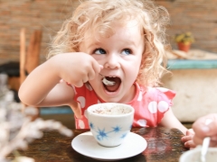 Hur gammal kan du dricka kaffe för barn?