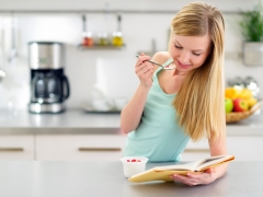 Kenmerken van goede voeding voor adolescenten van 12-17 jaar oud