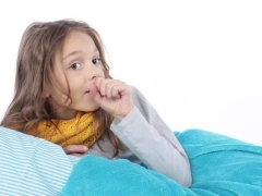 Remédios populares para o tratamento da tosse em crianças com mais de 5 anos