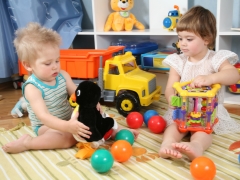 Çocuklar için eğitici oyuncaklar