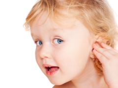 Какво да правите, ако детето има уши, които болят?