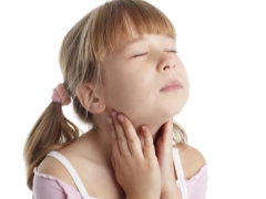 È possibile curare rapidamente un mal di gola a casa?