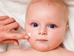 Emollients with atopic dermatitis in children
