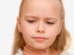 아이에게 인후통과 열이 나는 경우 어떻게해야합니까?