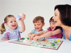 Trò chơi bảng cho trẻ em 2-4 tuổi