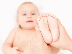 גורם, סימנים וטיפול ב flatfoot בילדים