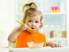 Bērna ēdienkarte 2 gadu laikā: uztura principi