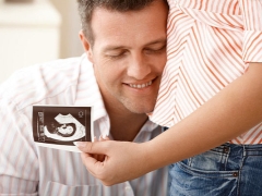 Première échographie pendant la grossesse: le timing et les normes