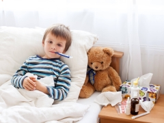 Hoe onderscheid je een virale infectie bij een kind van een bacteriële infectie?