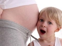 Hur länge kan du känna barnets rörelse under den andra graviditeten?