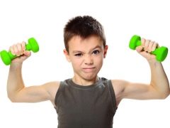 Çocuklar için dambıl ile etkili egzersizler