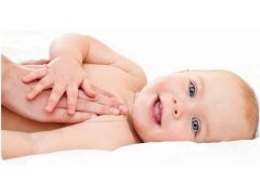 Bebeklerde çarpıtma ile masaj