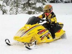 Çocuk kar motosikletleri: seçme ve yapım konusunda ipuçları