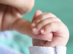 Ako znížiť nechty na novorodencov?