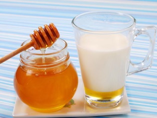 Latte con miele per la tosse