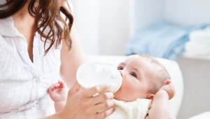 Artificial feeding of the child: features, pros and cons