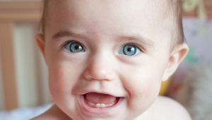 Çocuklarda diş çıkarma belirtileri ve belirtileri