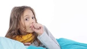 5 세 이상 어린이의 기침 치료를위한 민간 요법