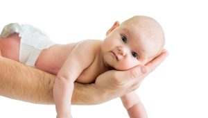 Bebekler ve bebekler neden sık sık ağlıyor?