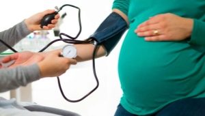 Ποια πρέπει να είναι η φυσιολογική πίεση κατά τη διάρκεια της εγκυμοσύνης και τι να κάνει με τις ανωμαλίες;