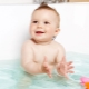 예방 접종 후에 아기를 목욕시킬 수 있습니까?