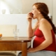 Hoe en wat eet een baby in de baarmoeder?