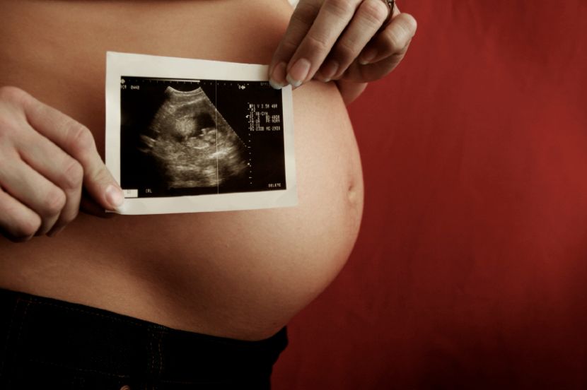 الشهر السابع من الحمل 25 صورة كيف يبدو الطفل نمو الجنين والشعور بالحمل حجم البطن والحياة الجنسية
