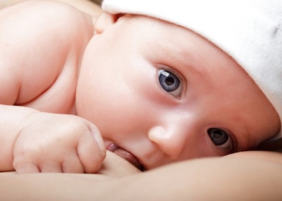 الرضاعة الطبيعية الطفل