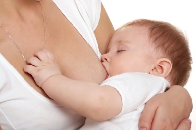 الرضاعة الطبيعية طفل عمره 7 أشهر