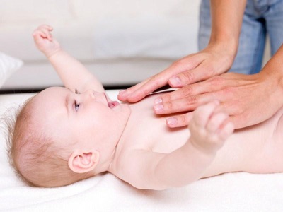 Масаж за бебешки кашлица