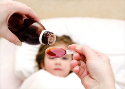 Behandeling van droge nachthoest bij een kind