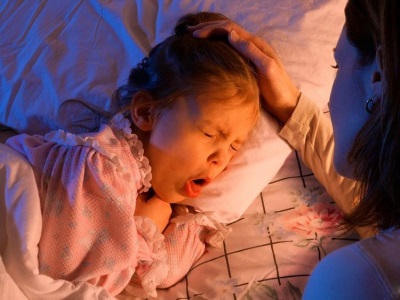 Dry cough at night in a child