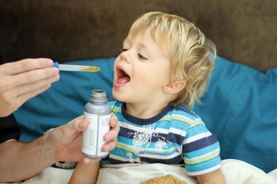 एक बच्चे के तापमान को बढ़ाने के लिए एंटीबायोटिक्स