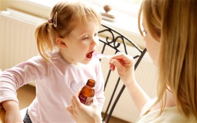 Antibiootit lapsille, joilla on yskä ja nuha